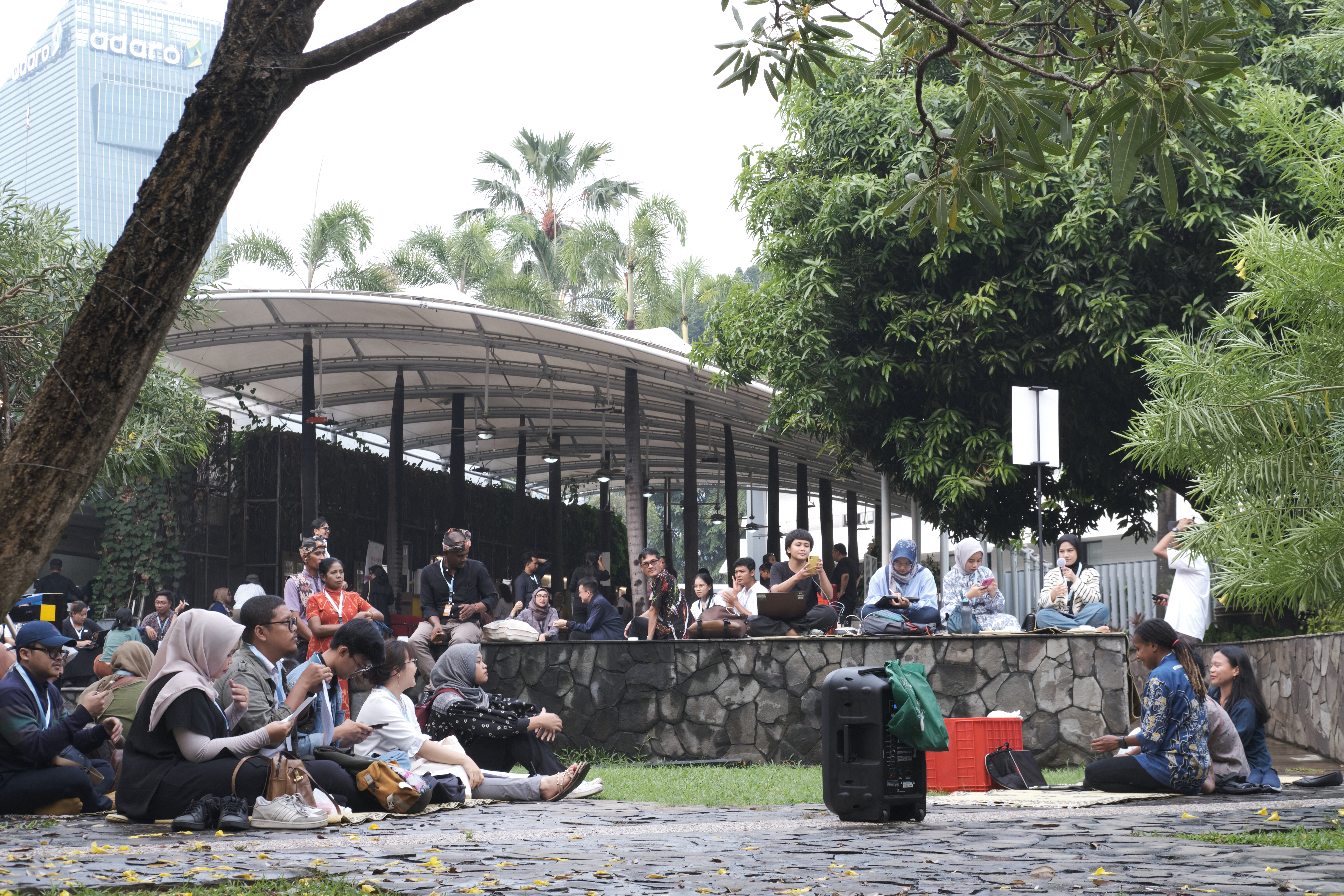 Gambar Suasana Open Space 2 bersama Suara Grina